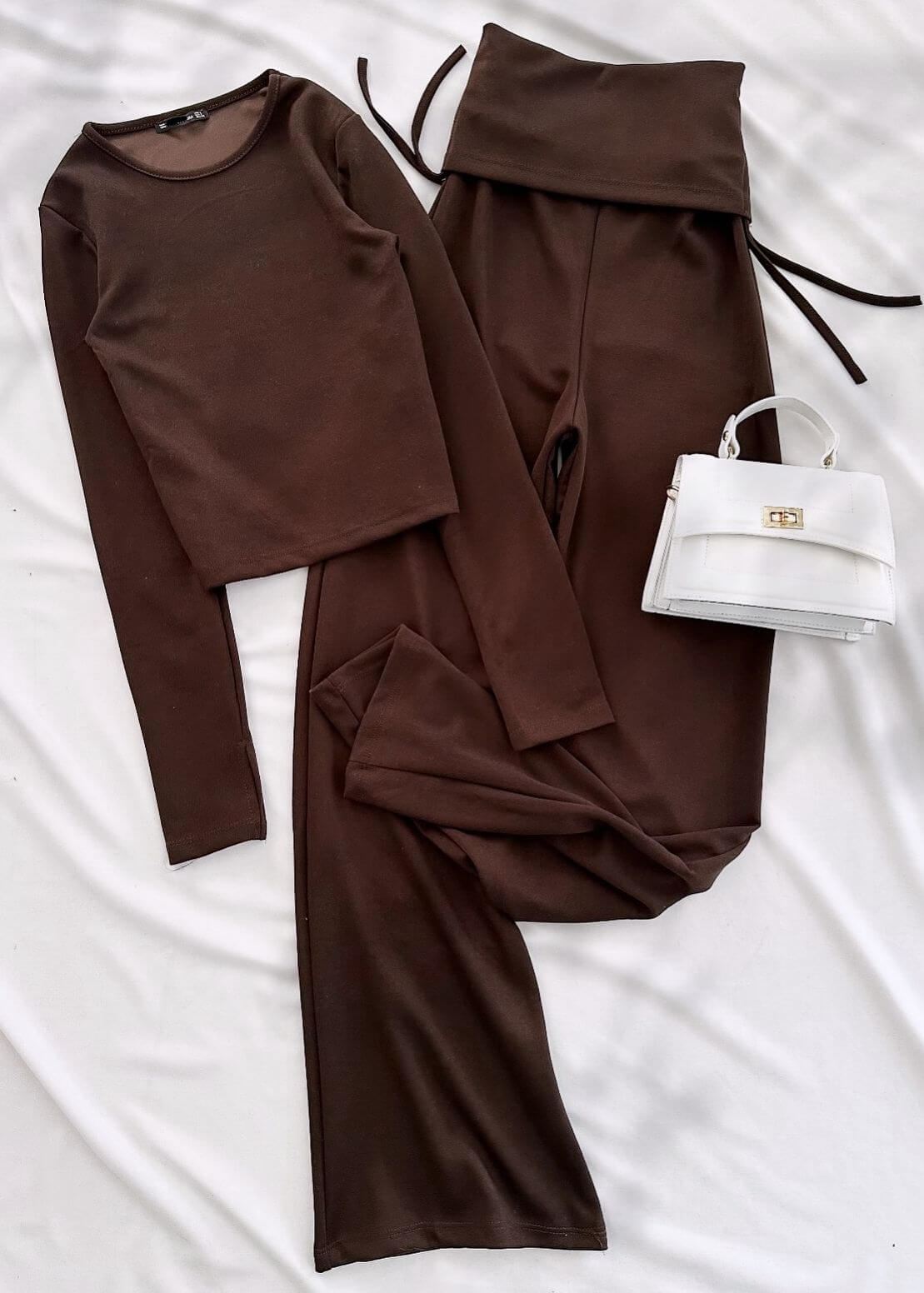 Kahverengi Parmak Detay Modal Büzgülü Takım