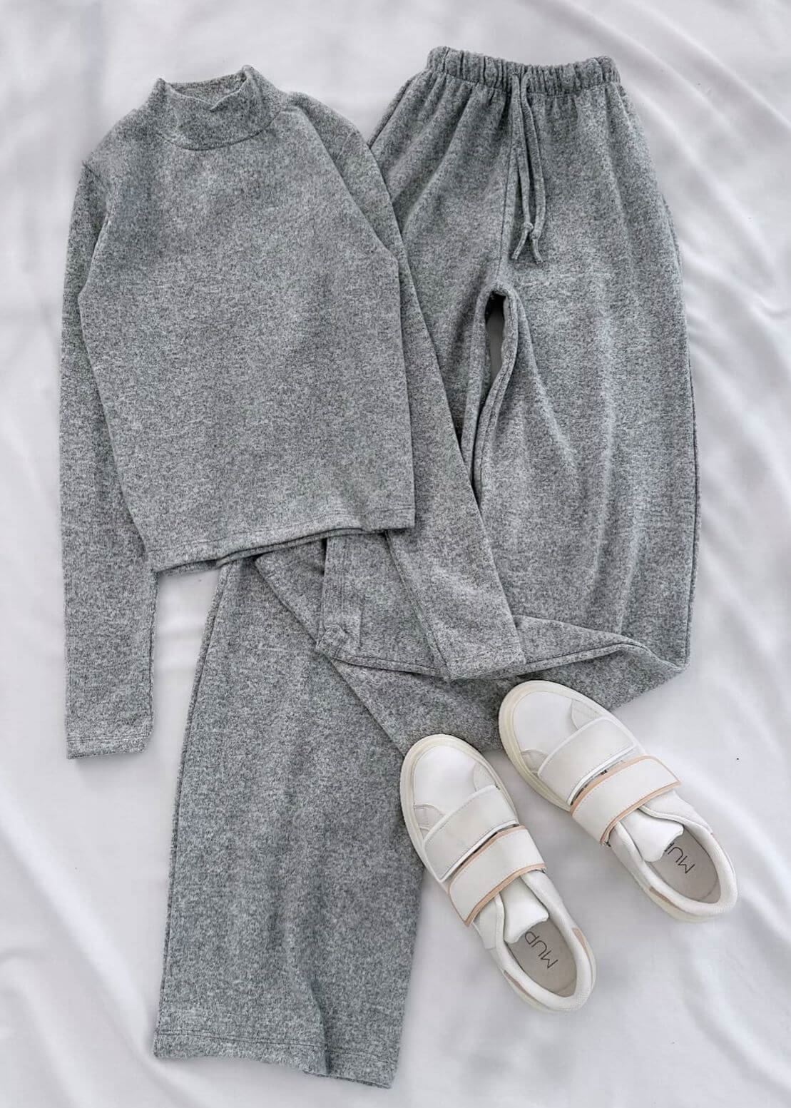 Gri Yumoş Yarım Balıkçı Yaka Takım