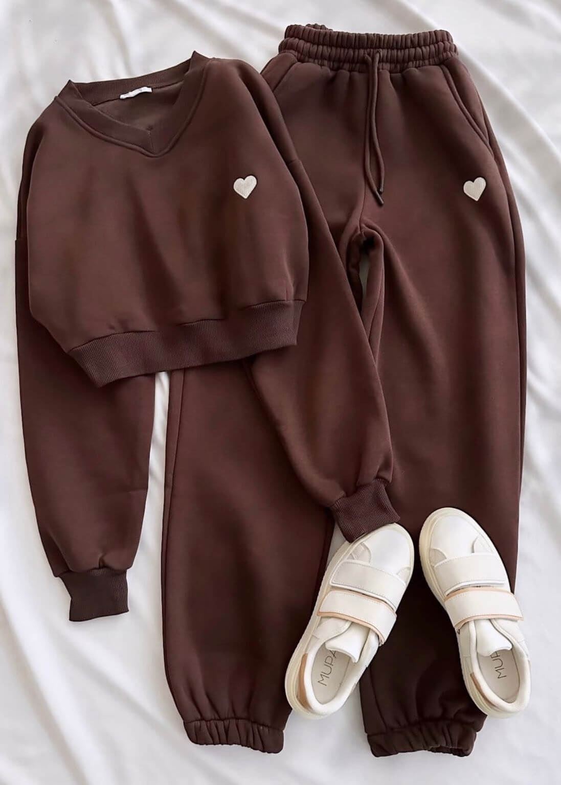 Kahverengi Kalp Nakış Detay Eşofman Takımı