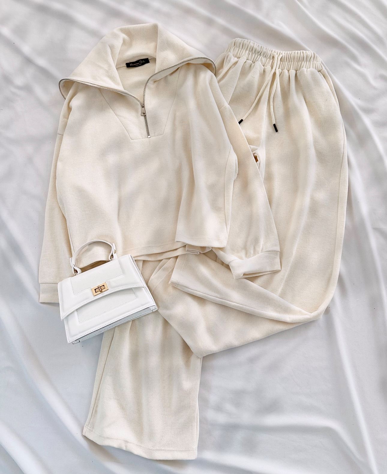 Bej Yaka Fermuarlı Eşofman Takımı