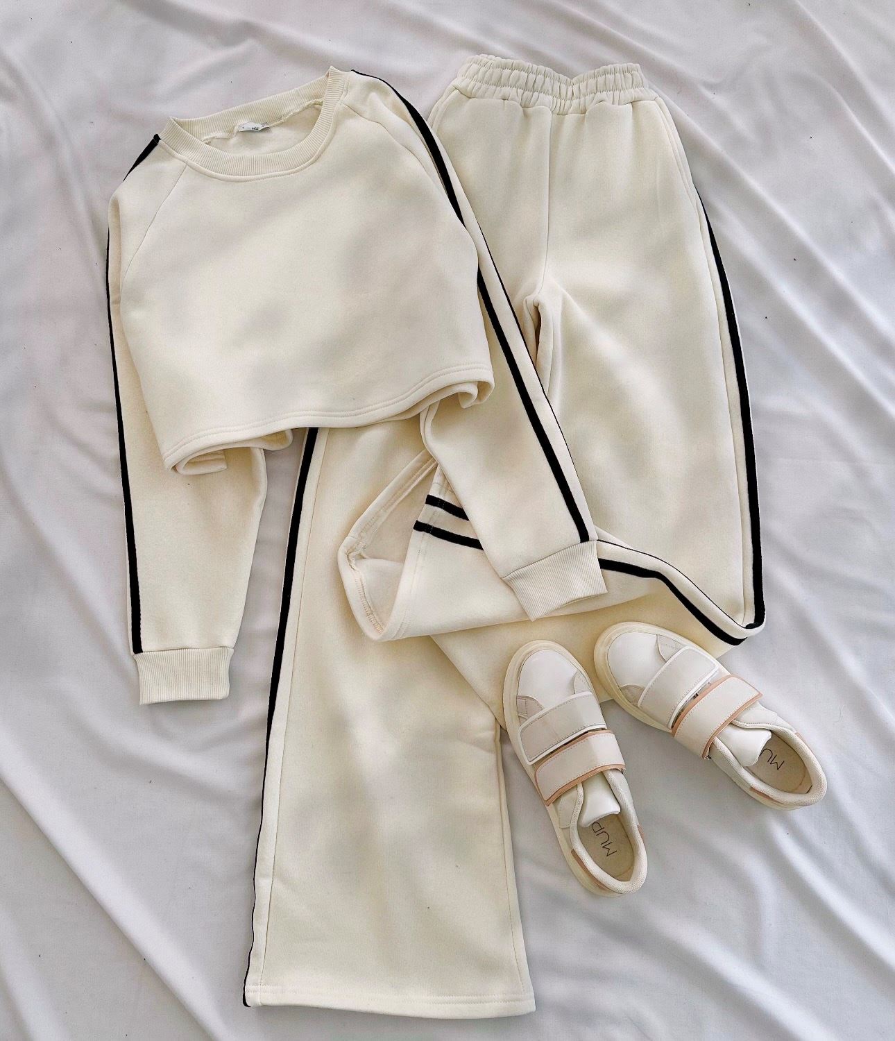 Bej Şeritli 3 İplik Eşofman Takımı