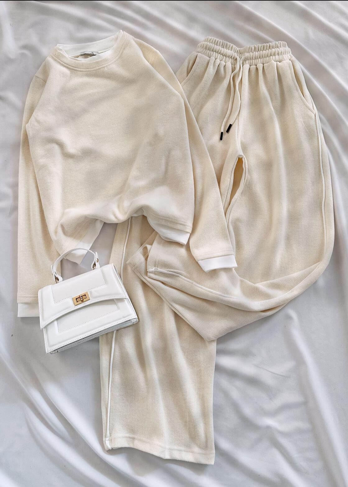 Bej Tişört Birleşik Model Eşofman Takımı