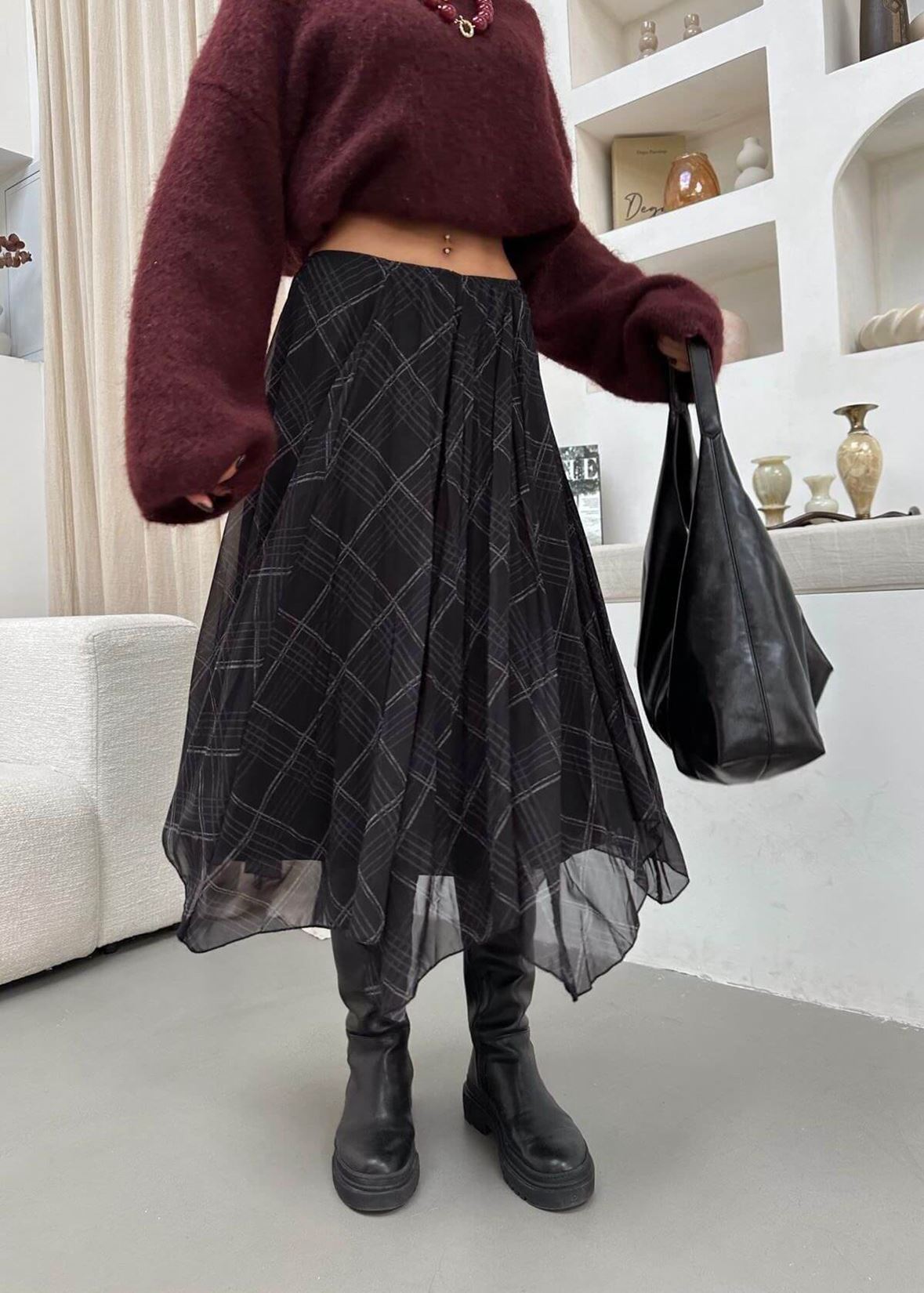 Siyah Desenli Şifon Asimetrik Etek