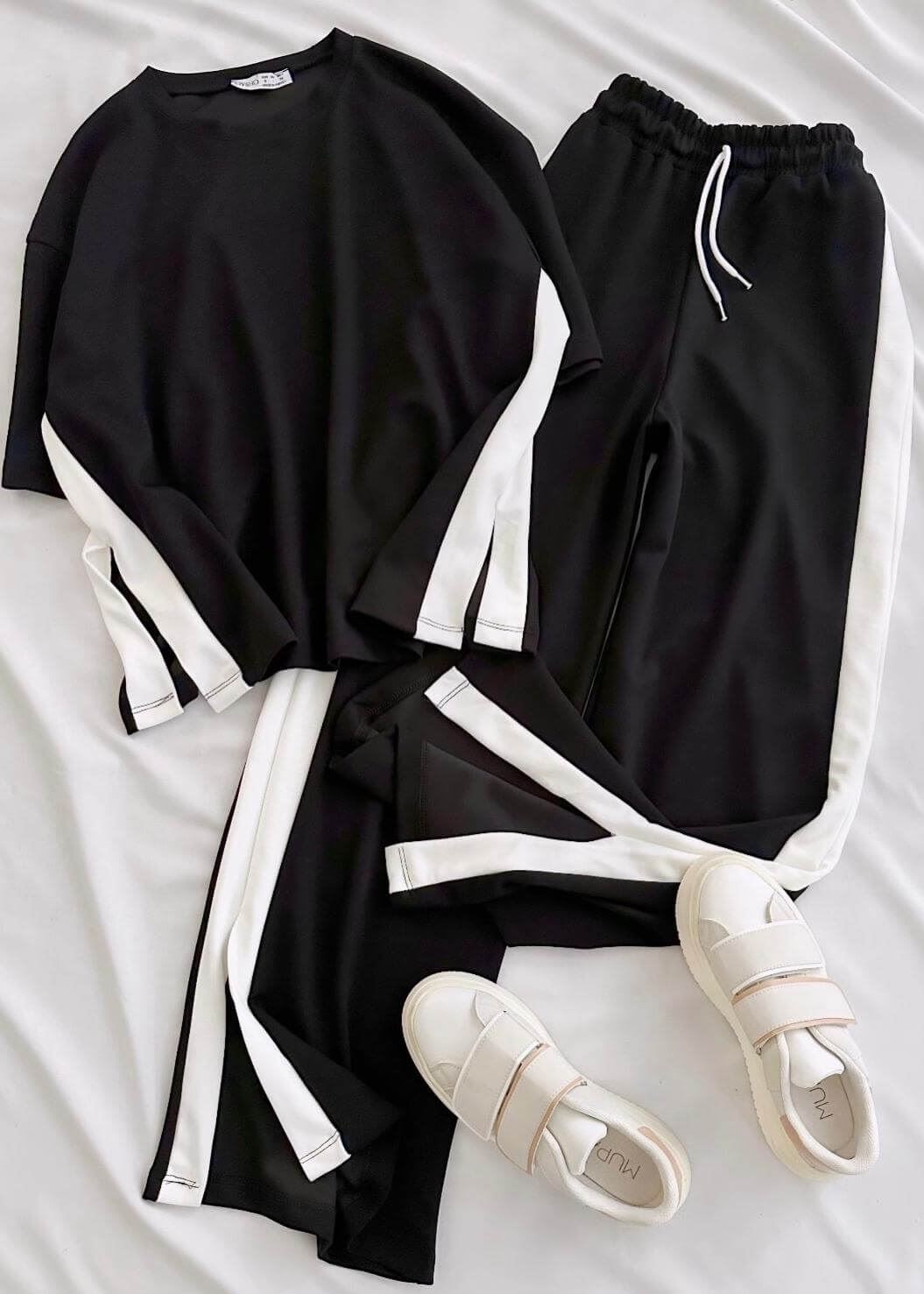 Siyah Şerit Modal Yırtmaç Detay Takım