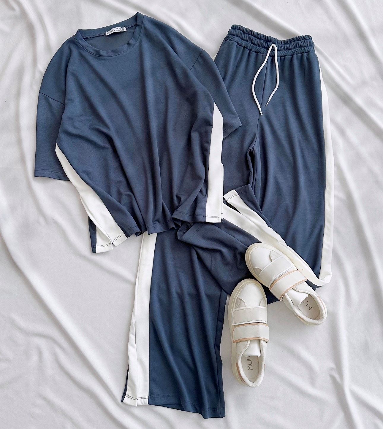 Antrasit Şerit Modal Yırtmaç Detay Takım