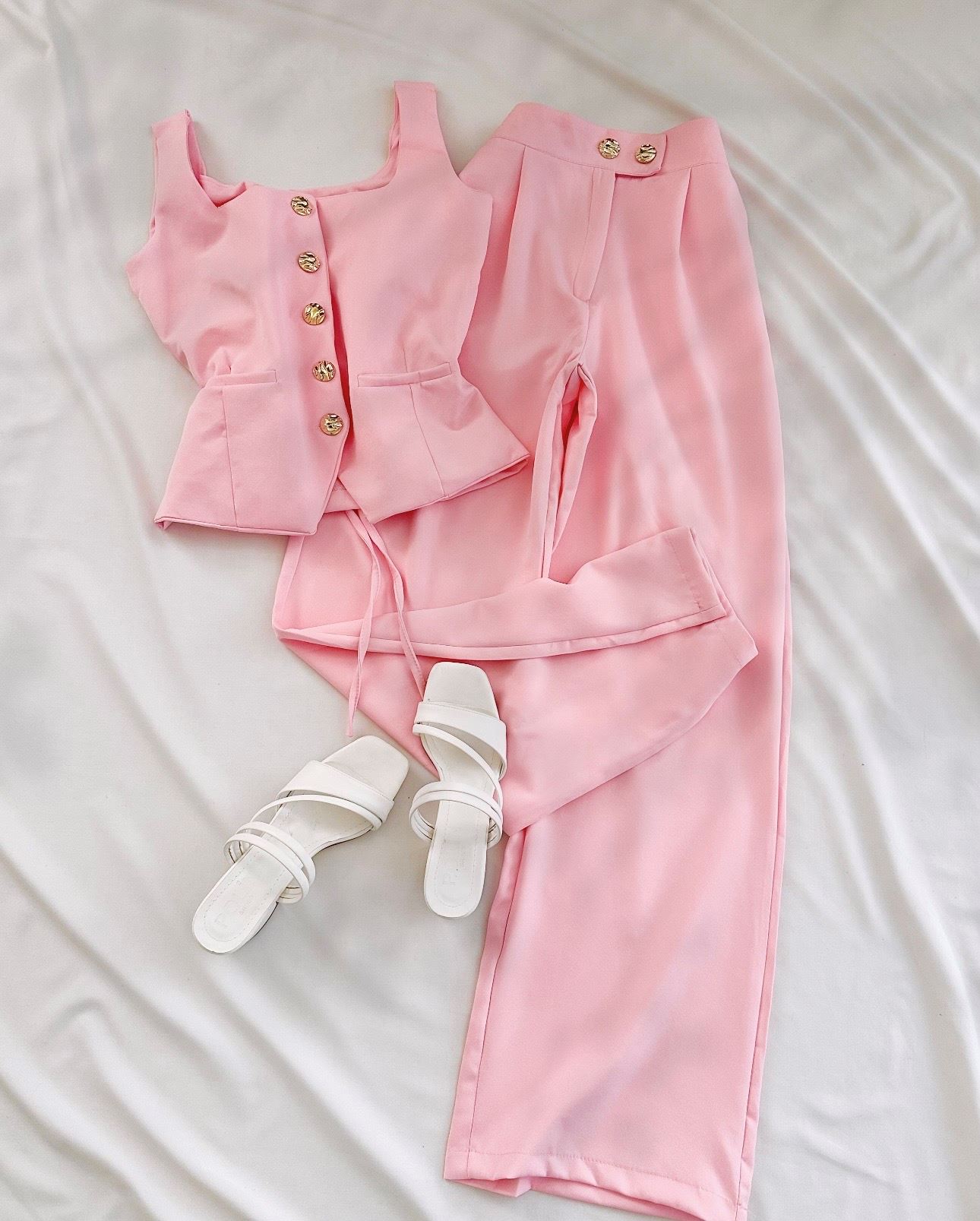 Pembe Sırt Bağlama Detay Yelek Takım