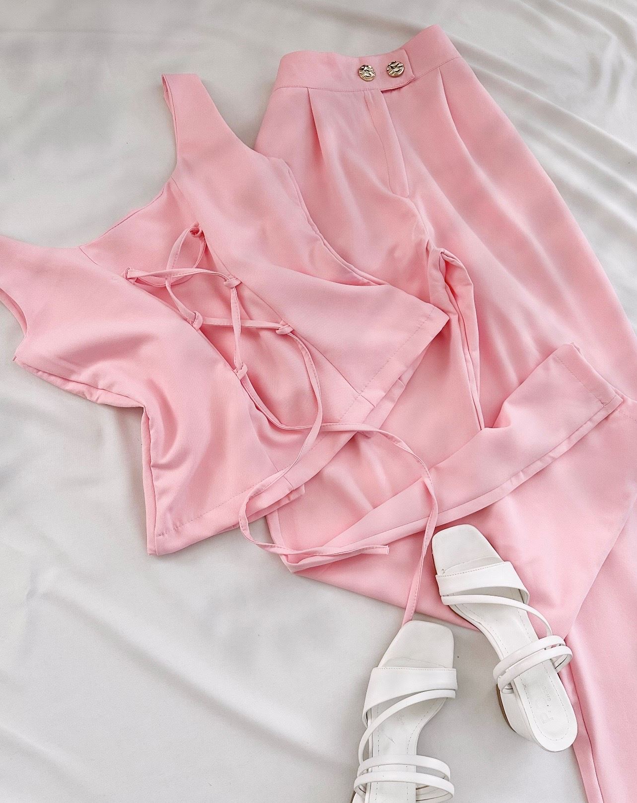 Pembe Sırt Bağlama Detay Yelek Takım