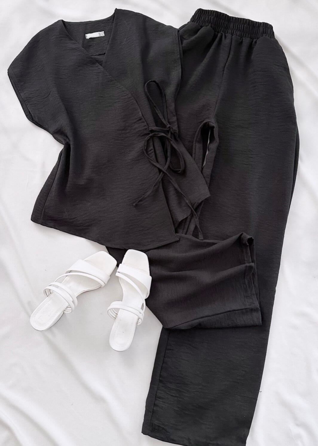 Siyah Yan Bağlama Detay Keten Takım