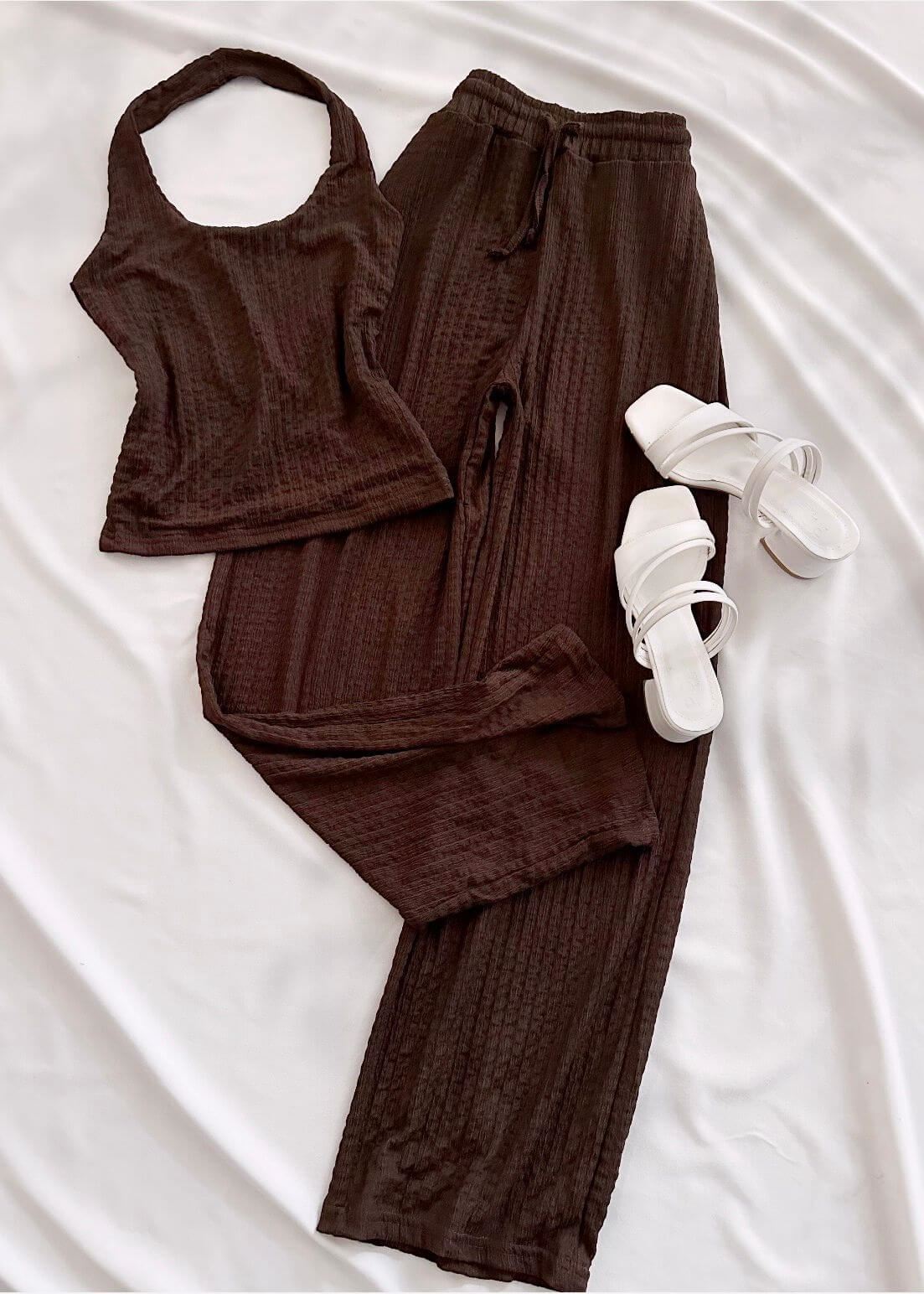 Kahverengi Boyun Geçme Detay Takım