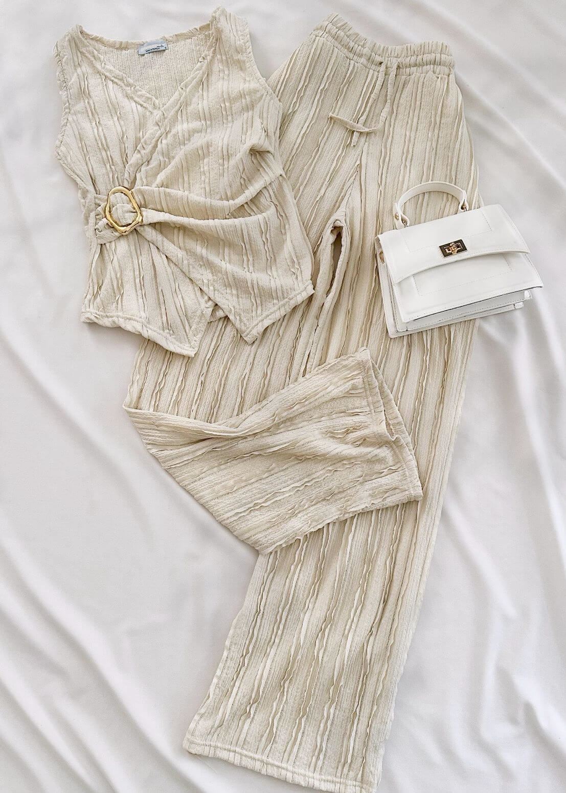 Bej Dokulu Tokalı Bel Detay Takım