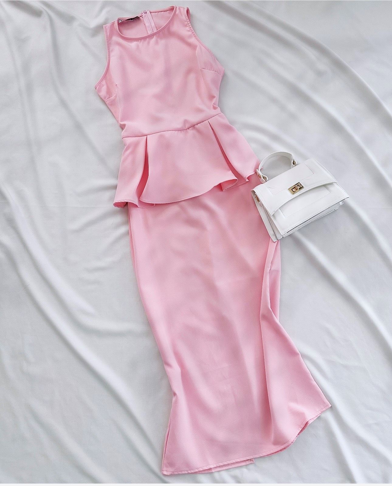 Pembe Volanlı Elbise