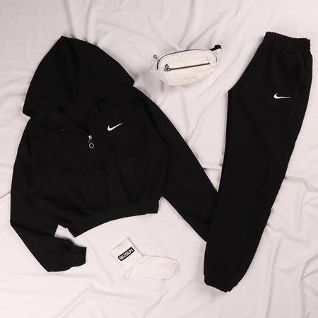 Siyah Tik Nakış Eşofman Takımı