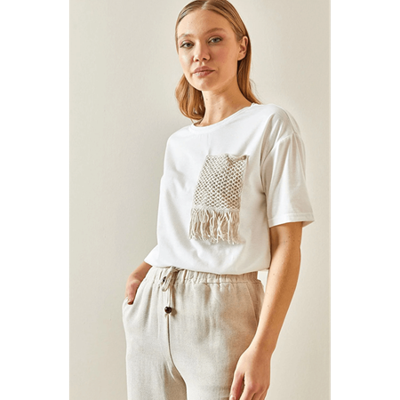 Beyaz Cep Detay Tişört