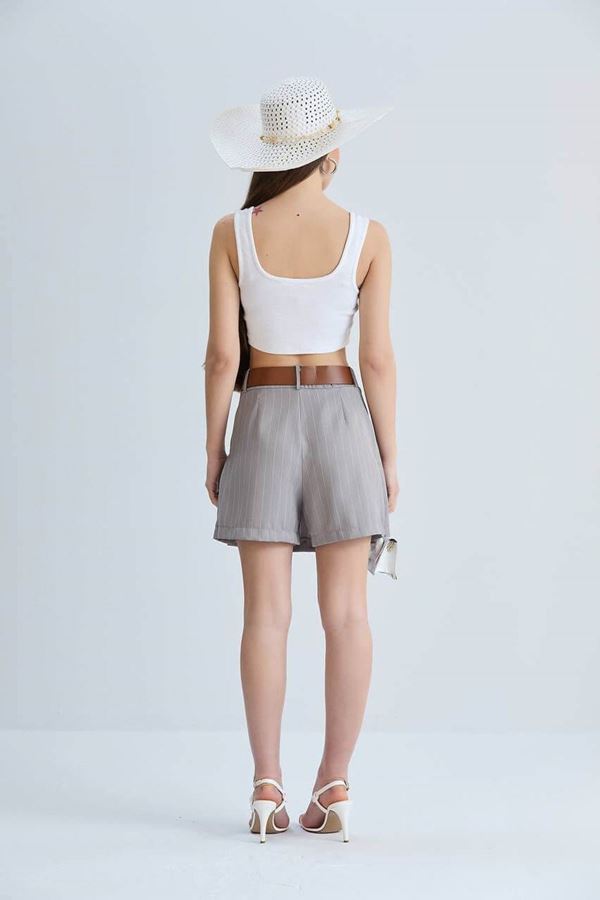 Gri Çizgili Kemerli Şort Etek