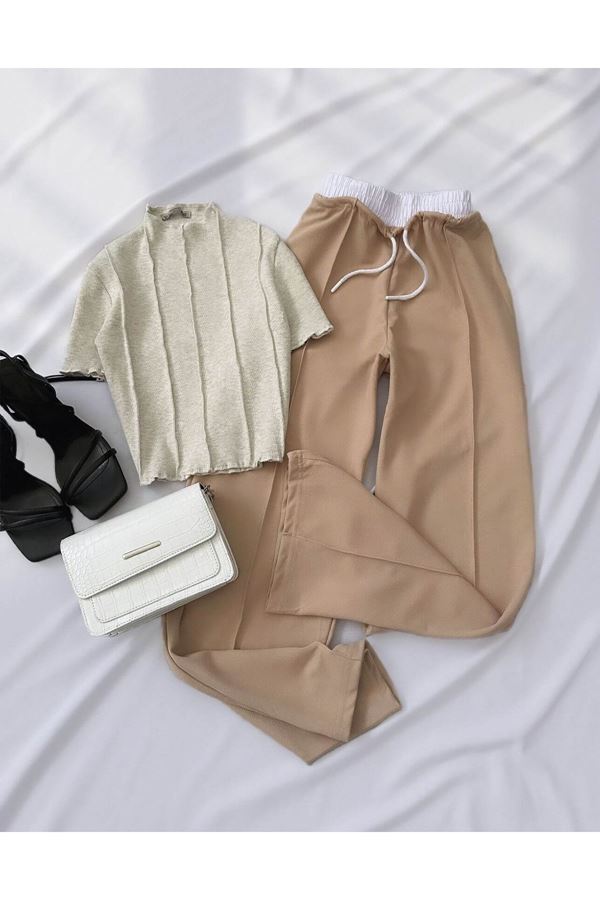 Bej Ters Dikiş Crop Bluz