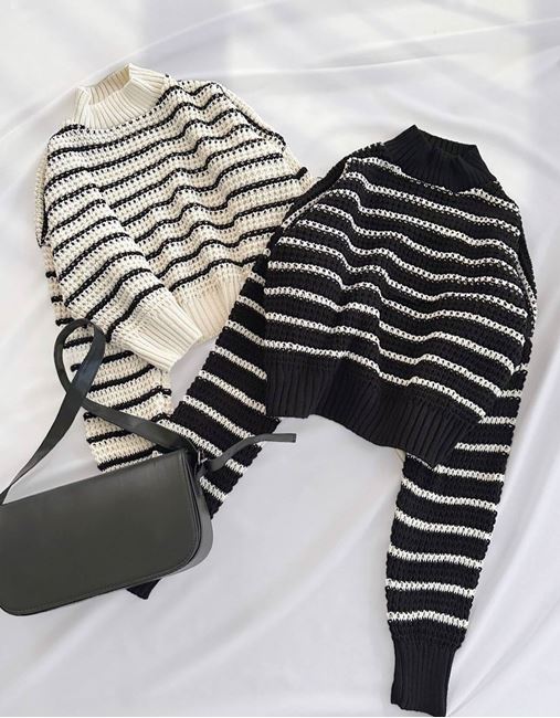 Siyah Şerit Detay Kazak