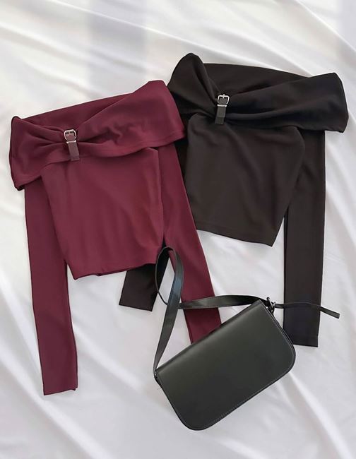 Siyah Kemer Detay Bluz