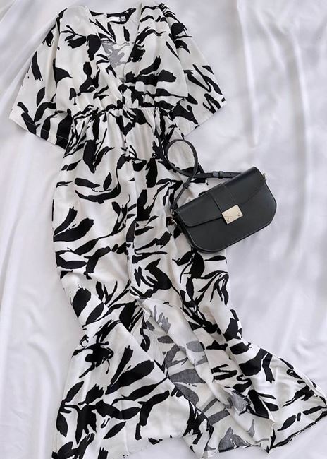 Beyaz Desenli Elbise