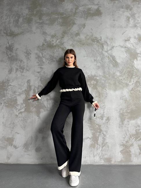 Siyah Fırfır Detay Triko Takım