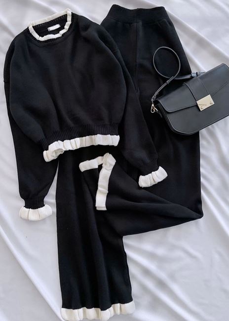Siyah Fırfır Detay Triko Takım