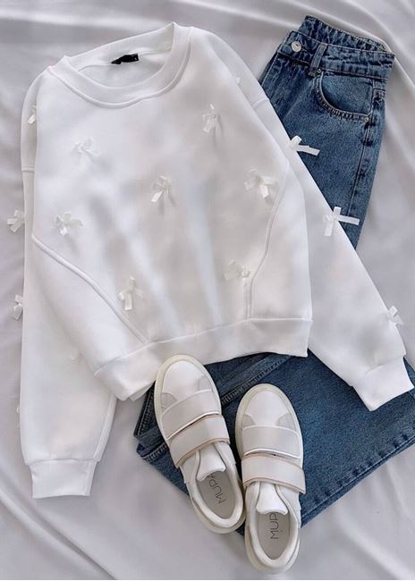 Beyaz Fiyonk Detay Sweat