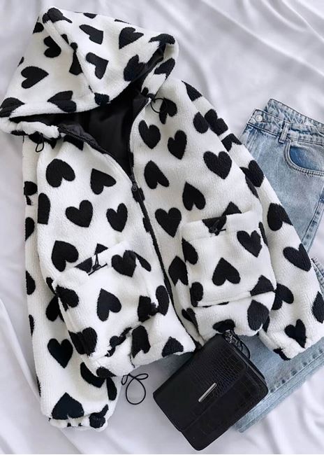 Beyaz Kalp Detay Astarlı Peluş Ceket