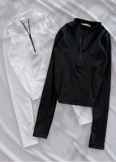 Siyah Parmak Geçme Detay Bluz