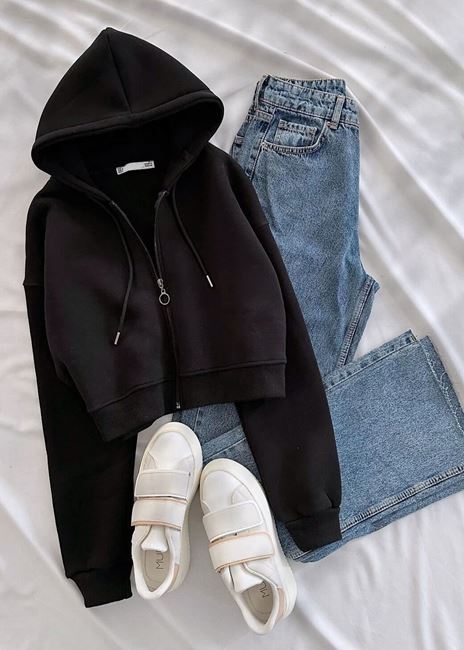 Siyah Kapüşonlu Kısa Ceket