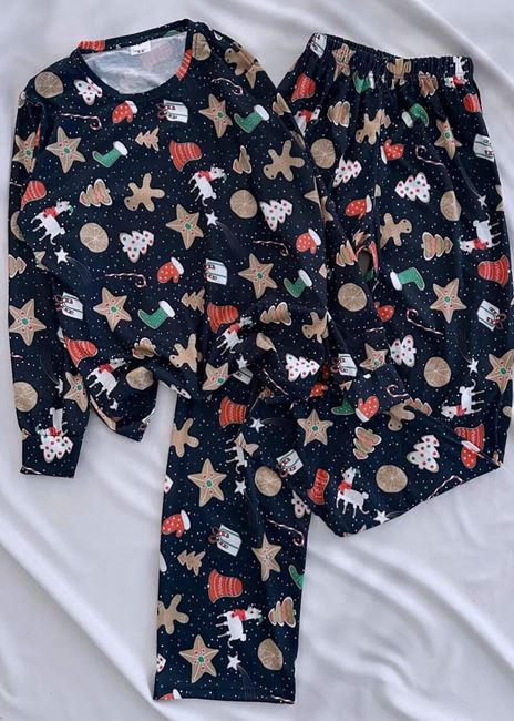Siyah Yılbaşı Desen Pijama Takımı