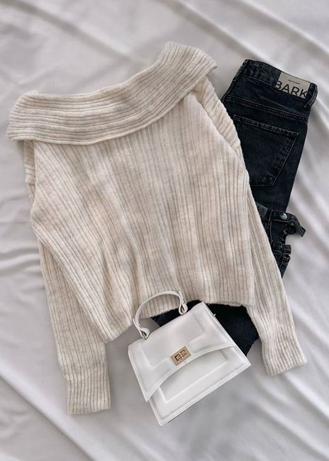 Bej Kayık Yaka Triko Kazak