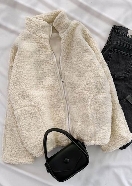 Bej Peluş Cep Detay Ceket