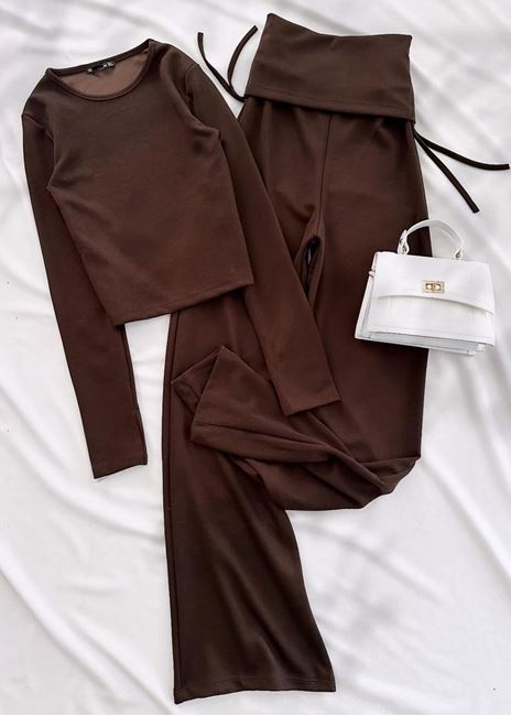 Kahverengi Parmak Detay Modal Büzgülü Takım
