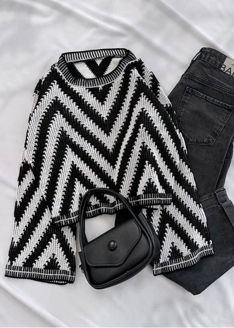 Siyah Zik Zak Desen Volan Kol Kazak