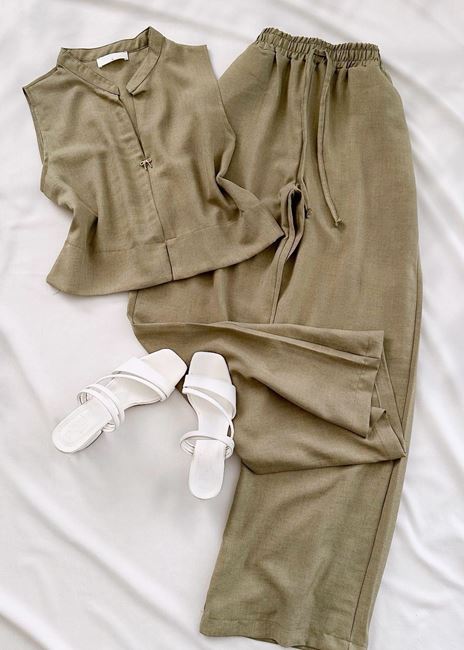 Yeşil Broş Detay Keten Takım