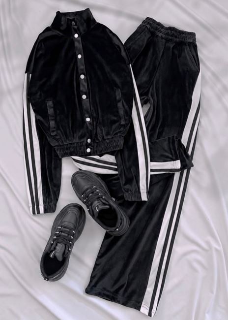Siyah Kadife Şeritli Eşofman Takımı