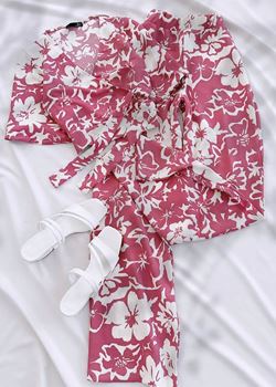 Pembe Çiçek Desen Kruvaze Pantolon Takım