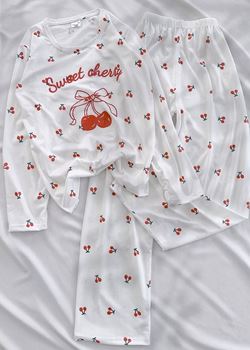 Beyaz Kiraz Desen Pijama Takımı