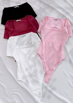 Siyah Kare Yaka Bodysuit