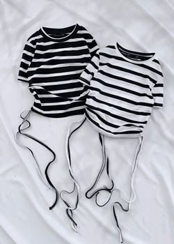 Siyah Çizgili Büzgülü Bağlamalı Crop