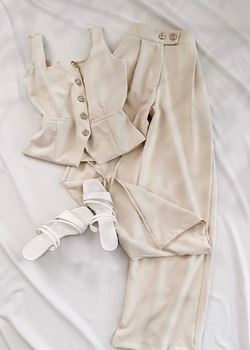 Bej Sırt Bağlama Detay Yelek Takım