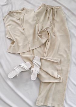 Bej Broş Detay Keten Takım