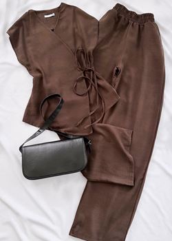 Kahverengi Yan Bağlama Detay Keten Takım