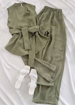 Yeşil Kuşak Detay Kruvaze Takım