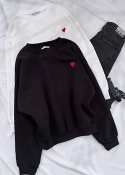 Siyah Kalp Nakış Detay 3 İplik Sweat