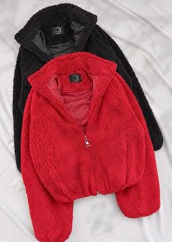 Kırmızı Astarlı Peluş Mont